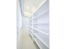 【東京都/渋谷区広尾】広尾マンション 収納：シューズインクローゼット