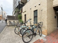 【東京都/渋谷区恵比寿】ドルミ恵比寿 駐輪場：使用料無償　シール代150円/台