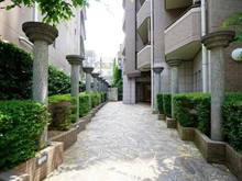 【東京都/目黒区上目黒】ヴィンテージ中目黒 アプローチ