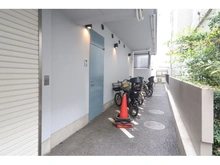 【東京都/文京区千駄木】千駄木リリエンハイム 駐輪場