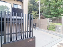 【東京都/文京区千駄木】オープンレジデンシア千駄木ヒルズ アプローチ