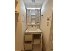 【東京都/文京区本郷】スカーラ文京本郷スカイプラザ 洗面室：洗面化粧台収納