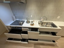 【東京都/千代田区神田淡路町】ワテラスタワーレジデンス キッチン：キッチン収納