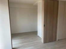 【東京都/台東区下谷】クレヴィア上野入谷 洋室：（手前）リビング