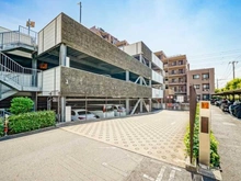 【東京都/足立区東和】トーキョーガーデンスイート 駐車場：100％（全住戸分設置）の駐車場※車種による制限あり