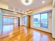 【東京都/千代田区一番町】レグノ・グランデ一番町タワー 洋室：間仕切り戸を解放