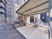 【東京都/文京区千駄木】プラウド文京千駄木 駐輪場：バイク置場