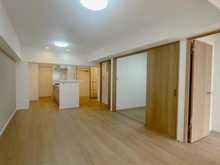 【東京都/千代田区神田猿楽町】御茶ノ水ロイアルハイツ リビング・ダイニング