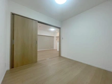 【東京都/千代田区神田猿楽町】御茶ノ水ロイアルハイツ 洋室