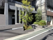 【東京都/文京区千駄木】オープンレジデンシア千駄木フロントコート アプローチ
