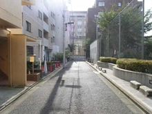 【東京都/千代田区麹町】デュオ・スカーラ麹町 前面道路