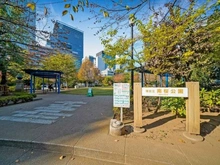 【東京都/港区新橋】リビオレゾン新橋nex  港区立南桜公園（現地より約550m）