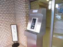 【東京都/文京区千駄木】コンドミニアム千駄木 エントランス：オートロック