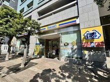 【東京都/新宿区新宿】アクシア新宿御苑 ミニストップ新宿花園通り店（現地より約280m）