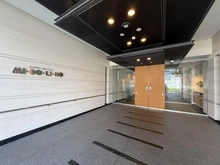 【埼玉県/川口市川口】リビオタワー川口ミドリノ エントランス：奥行きのあるエントランスとなります。