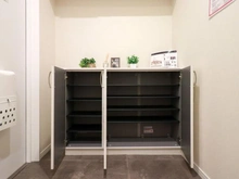 【埼玉県/川口市川口】リプレ川口一番街 6号棟 シューズボックス