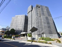 【埼玉県/川口市中青木】青木町ハイツ 2号棟 外観：大規模修繕中