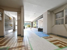 【埼玉県/川口市中青木】青木町ハイツ 2号棟 エントランス：大規模修繕中