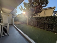 【埼玉県/川口市北原台】モア・ステージ東川口 バルコニー：中央の木に関しては、近日中に伐採いたします。