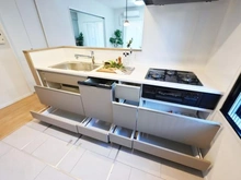 【埼玉県/川口市栄町】コスモ川口ロイヤルステージ 収納