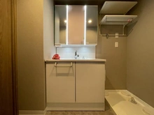 【埼玉県/越谷市大字大房】シャルム北越谷 B棟 洗面室：※室内リフォーム中です。