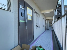 【埼玉県/越谷市大字大房】シャルム北越谷 B棟 玄関ドア：※室内リフォーム中です。