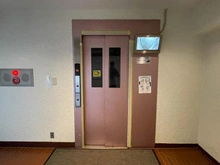 【埼玉県/越谷市大字大房】シャルム北越谷 B棟 エレベーター