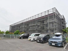 【埼玉県/越谷市西方】越谷シティハウス7号棟 駐車場：大規模修繕中