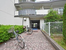 【埼玉県/越谷市南越谷】コーポ南越谷B棟 敷地内