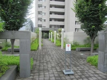 【埼玉県/川口市飯塚】コスモ川口シムズ・スクエア アプローチ