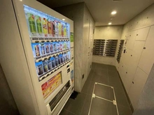 【埼玉県/蕨市塚越】ブリーズコート蕨塚越テラス 共用施設：自動販売機