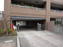 【神奈川県/横浜市青葉区青葉台】グランディスタ青葉台 駐車場