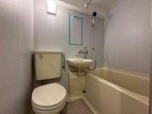 【神奈川県/横浜市港北区綱島西】パーク・ノヴァ綱島 ユニットバス：浴槽、トイレ、洗面台