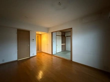 【神奈川県/川崎市宮前区馬絹】宮崎台南パークホームズ弐番館 リビング・ダイニング：右：和室