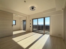 【東京都/昭島市朝日町】パレステージ中神 リビング・ダイニング：奥：洋室