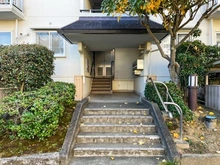 【東京都/多摩市豊ヶ丘】メゾン豊ヶ丘 2,3号棟 アプローチ