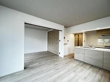 【神奈川県/川崎市高津区梶ケ谷】マイキャッスル梶ヶ谷III LDK：左：洋室