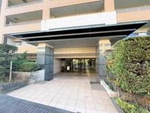 【神奈川県/川崎市高津区久末】クレストフォルム日吉レインボーズヒルパークサイド棟 アプローチ