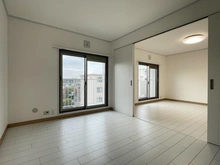 【神奈川県/川崎市宮前区平】向ケ丘遊園センチュリータウン 12号館 洋室：（奥）洋室