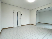 【神奈川県/川崎市宮前区平】向ケ丘遊園センチュリータウン 12号館 洋室：（右）洋室