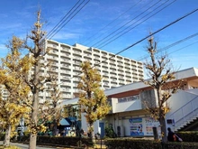 【神奈川県/座間市入谷東】東建座間ハイツ 3号棟 外観：写真奥の建物