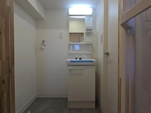 【東京都/町田市鶴川】鶴川6丁目団地6-8 　18号棟 洗面所