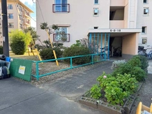 【東京都/町田市鶴川】鶴川6丁目団地6-8 　18号棟 アプローチ