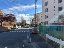 【東京都/町田市鶴川】鶴川6丁目団地6-8 　18号棟 前面道路