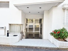 【神奈川県/川崎市多摩区東三田】ハイツ向ヶ丘遊園 アプローチ