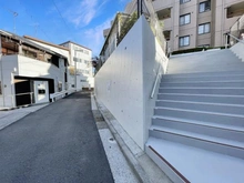 【神奈川県/横浜市鶴見区駒岡】大倉山ヒルズ E棟 前面道路