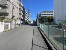 【神奈川県/川崎市宮前区土橋】東急ドエル宮前平ビレジ B棟 前面道路