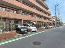【神奈川県/横浜市保土ケ谷区狩場町】コスモ保土ヶ谷パークフォルム 駐車場