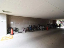 【神奈川県/川崎市高津区久本】ベルヴィータ溝の口 駐輪場