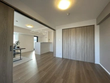 【神奈川県/横浜市鶴見区北寺尾】ライオンズヒルズ北寺尾 洋室：（左）リビングダイニング